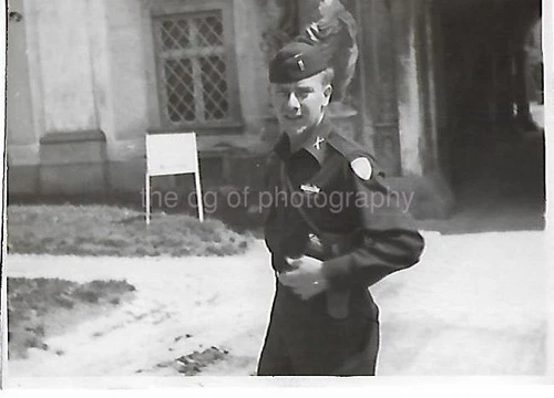 American GI WW2 SOLDIER Austria 1945 VINTAGE FOUND MILITARY PHOTO b+w 59 43 N