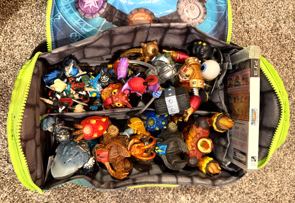 Lot De 36 Figurines Skylanders Spyro's Adventure – Occasion