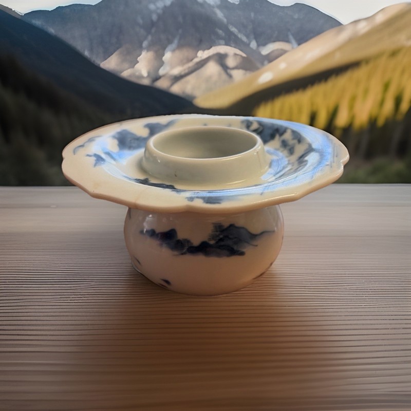 Antique Chinese Export Blue and White 18c Elegant tea cup holder