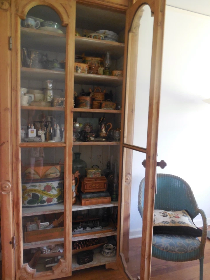 Antigua vitrina sueca grande de 1870 Foto 3 de 4