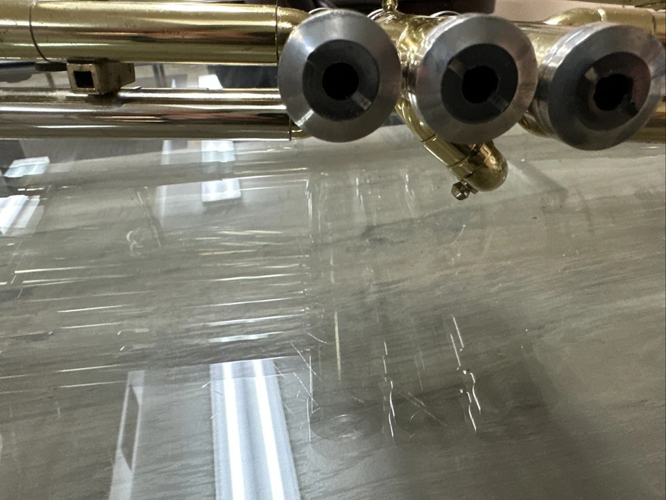 Corneta trompeta vintage Conn Director con estuche y boquilla Vincent Bach EE. UU. Foto 2 de 4