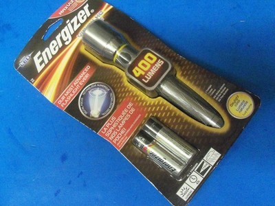 NEW Energizer LED MaxViz 400 Lumens Metal Flashlight Vision HD Focus 1B