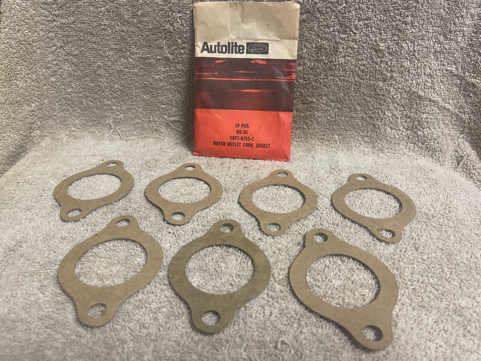 NOS FORD AUTOLITE C8PZ-8255-Z RG-26 WATER OUTLET CONNECTION GASKETS 7