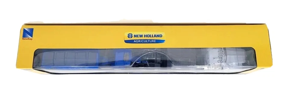 NewRay New Holland Agriculture White Kenworth W900 With Tractor and Trailer - Image 3 of 4