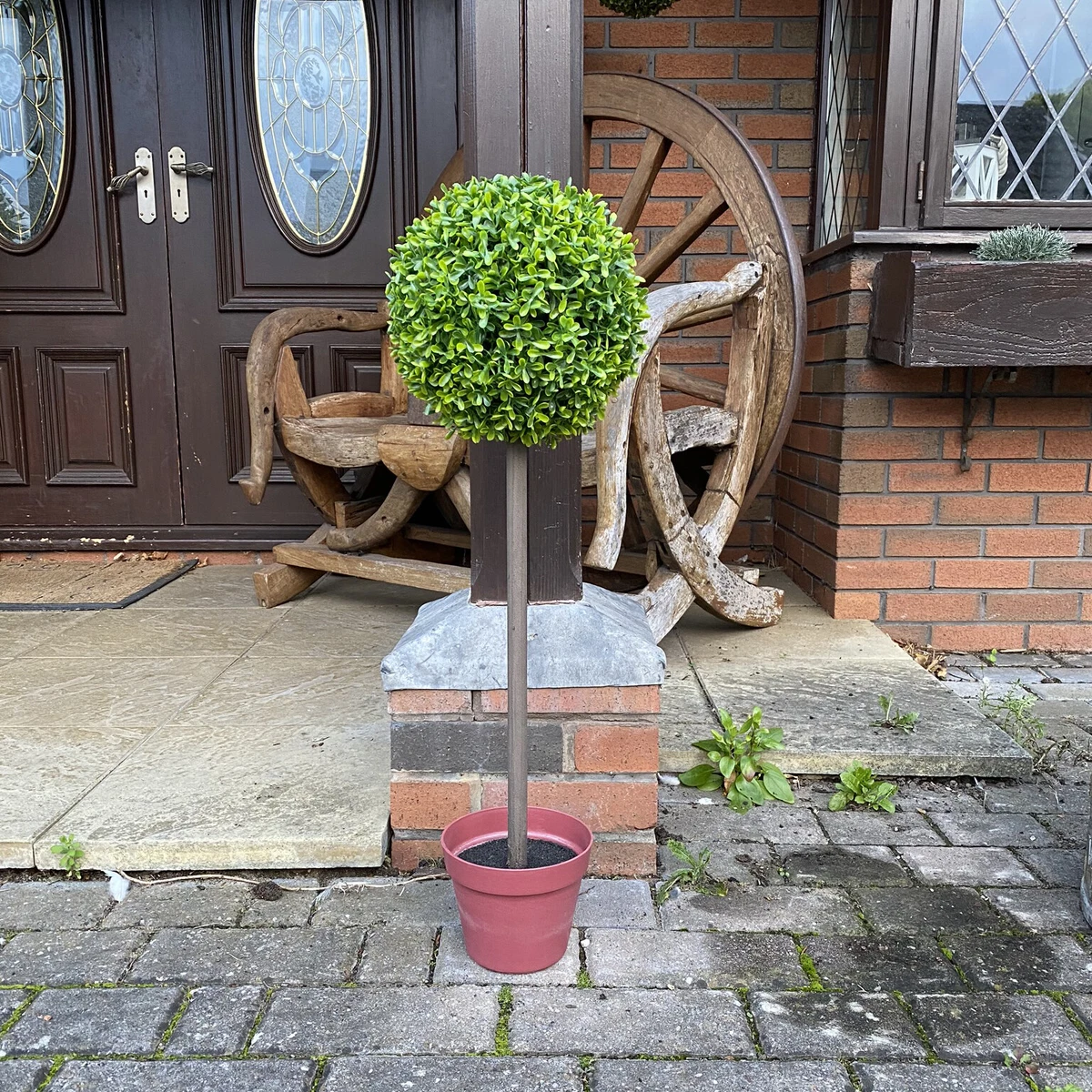Artificial topiary 2024