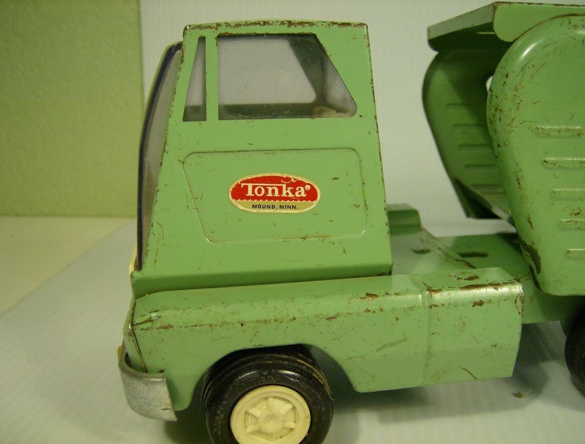 Vintage 1960's Tonka 18