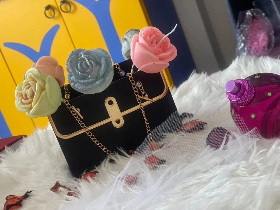 3 rosas de cera perfumadas en azul, amarillo y rosa con molde de yeso Foto 3 de 4