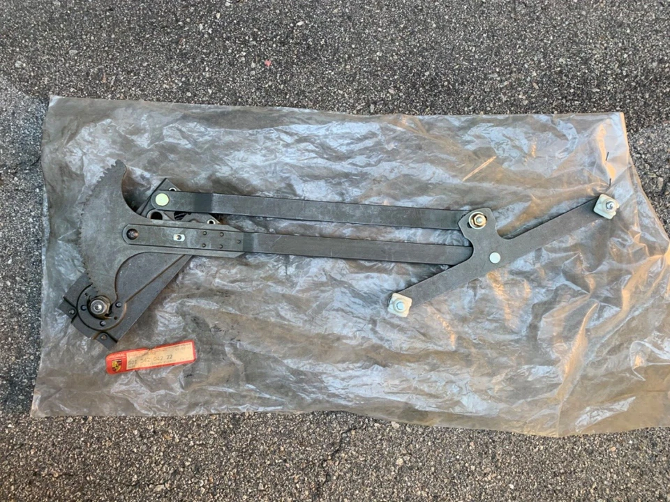 Regulador de ventana derecha Porsche 911/912 1965-68 pieza de fábrica # 90154204222 nuevo de stock Foto 3 de 4