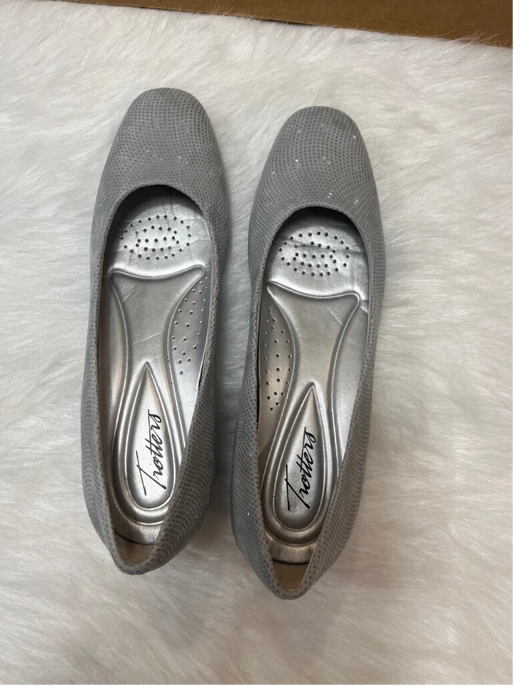 Trotters Lauren 浅灰色楔形休闲鞋女式 8.5 M 码 — 第 3/4 张图片