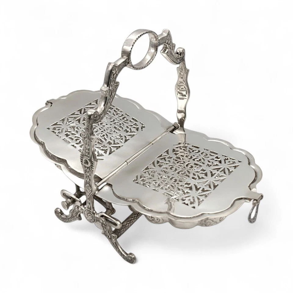 Biscuit Box a Doppia Conchiglia - Argento Sbalzato e Cesellato Sheffield, 1920 - Immagine 2 di 4