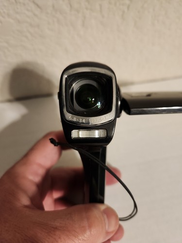 Sanyo Xacti -CG10 MPEG-4 HD 10mp Dual Camera Camcorder w/ Charger TESTED WORKS - Picture 3 of 8