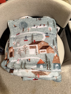 Winter Wonderland Style Throw Blanket Standard Sized Slightly Used