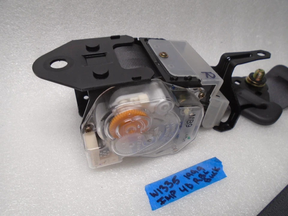 1998-01 SUBARU IMPREZA 4 DR FRONT PASSENGER/ RIGHT SIDE SEAT BELT & BUCKLE OEM - Image 2 of 4