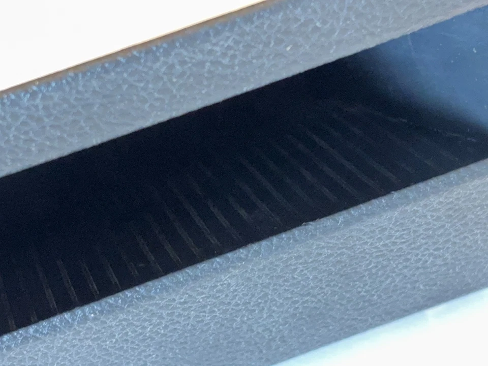 Cubby de almacenamiento, Ram 1500 2009-2010, Dodge Ram 2500 3500 2010-2012, 1EB12TRMAA Foto 2 de 4