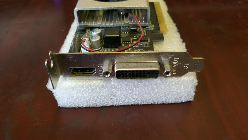 PNY NVIDIA GeForce GT 710 2GB Graphics Card VCGGT7102XPB - Image 2 of 4