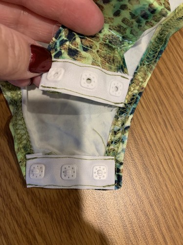Pretty Little Thing Green Abstract Slinky Double Shoulder Bodysuit, Size 6. NWT - Picture 7 of 11