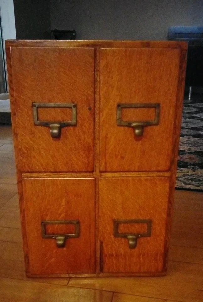 Antique Tiger Oak 4 Drawer library Card Catalog File Cabinet brass pulls vintage - Image 4 of 4