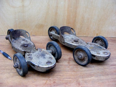 PAAR SELTENE VINTAGE 30er JAHRE 3 ROLLEN ROLLSCHUHE-FRANZÖSISCH-VITESSE SKI-REFURB-
