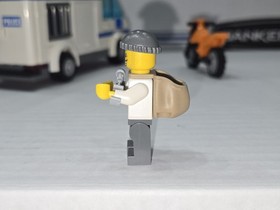 LEGO 7286 CITY Police Prisoner Transport 95% Complete Set, 2 Minifigures
