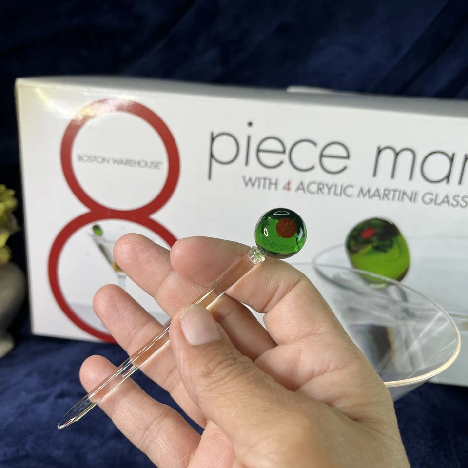 Juego de Martini de 8 piezas: 4 vasos de plástico acrílico resistentes a la rotura 4 selecciones de oliva NUEVO EN CAJA Foto 4 de 4