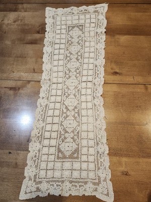 Vintage Handmade Bobbin Lace Thread Doily Or Scarf  ESTATE Find BEAUTIFUL  
