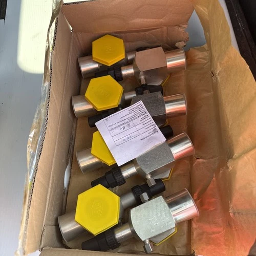 Case Of 8 New Copeland 998-0510-68 Rotalock Valve 2-1/4”-12 THRD X 1-5/8” Sweat