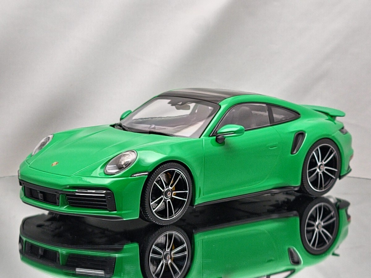 【MINICHAMPS】限定504台Porsche911 R Mintgreen Minichamps Porsche 911 (992) Turbo S 2020 Viper Green 1:18