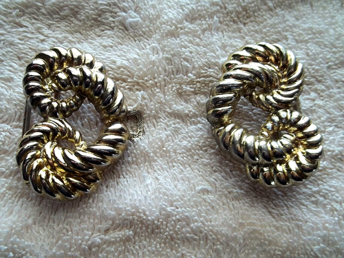 Gold Tone Metal Interlocking Belt Buckle, 2 Pieces, Puffed Rope Design - Picture 2 of 3