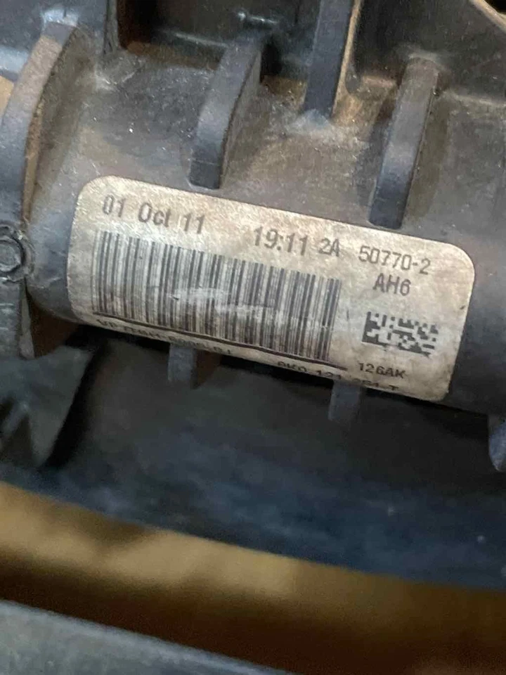 Soporte de núcleo de radiador Audi A4 2009-2016 con condensador de radiador y ventilador OEM Foto 4 de 4