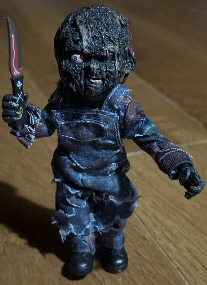 BURNED CHUCKY DOLL CHILDS PLAY 2 CHARRED BURNT COLLECTABLE FIGURE