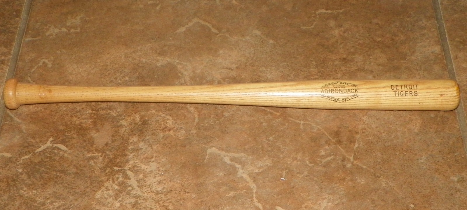 Vintage Adirondack Mini 18 DETROIT TIGERS Souvenir MLB Baseball BAT EBay vintage-adirondack-mini-18-detroit-tigers-souvenir-mlb-baseball-bat-ebay
