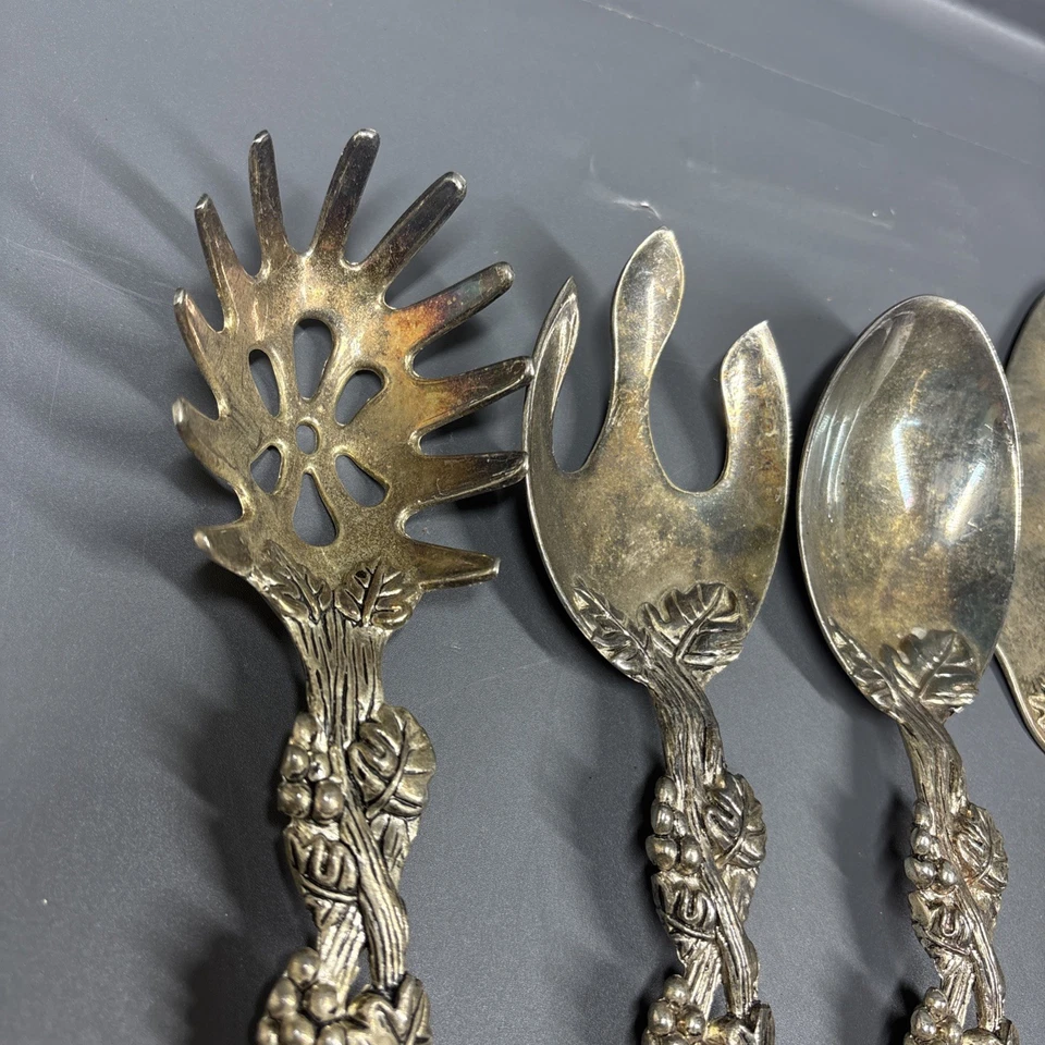 JUEGO DE CUCHARA Y TENEDOR PARA SERVIR GODINGER CON PATRÓN DE UVA PLATO DE PLATA VINTAGE Foto 2 de 4