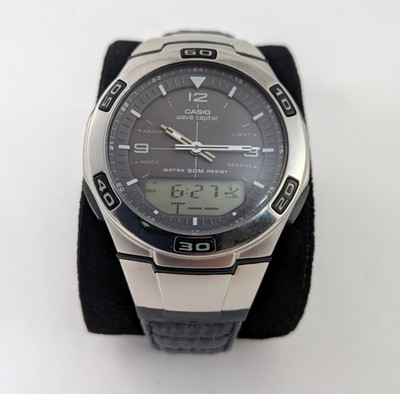 Casio Wave Ceptor WVA-105H 2758 Funk Uhr mit Leder Armband - gut erhalten  
