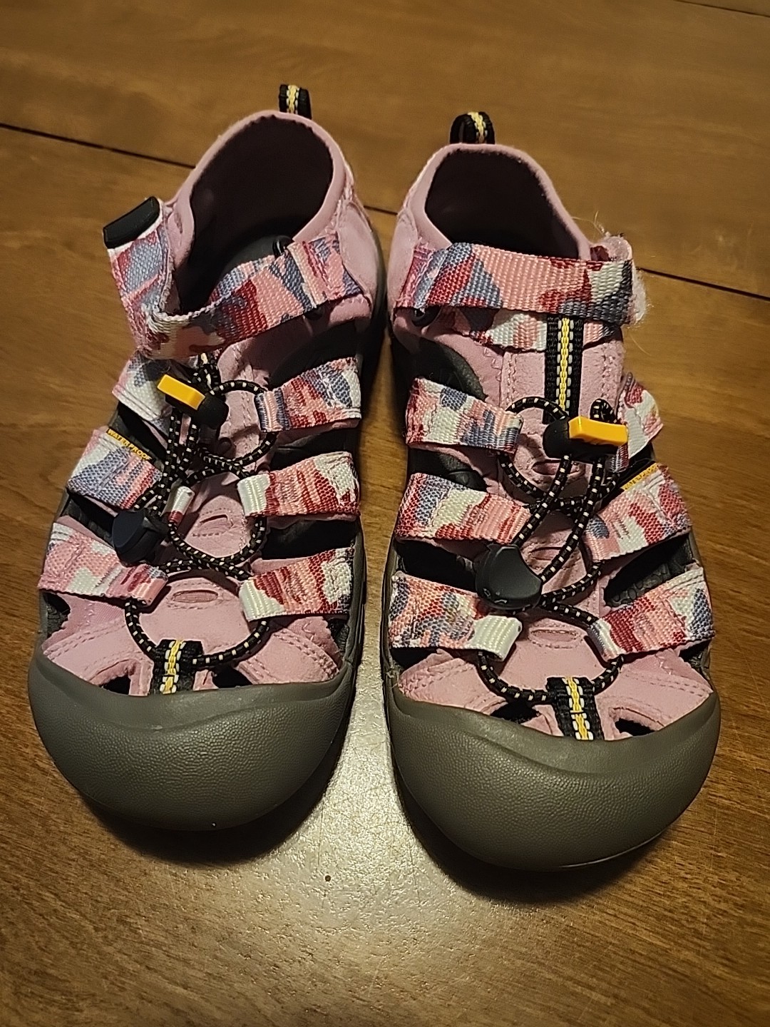 Sandali donna KEEN Newport taglia 5 rosa mimetici sportivi impermeabili escursionismo