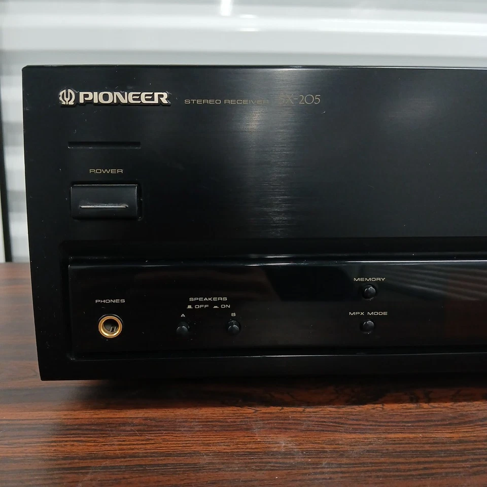 Pioneer SX-205 - Vintage 2 Channel AM FM Stereo Receiver TESTED & WORKS GREAT! - Image 2 of 4