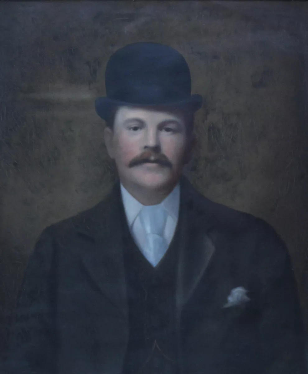 BRITISH VICTORIAN ART MALE PORTRAIT OIL PAINTING MAN IN ICONIC