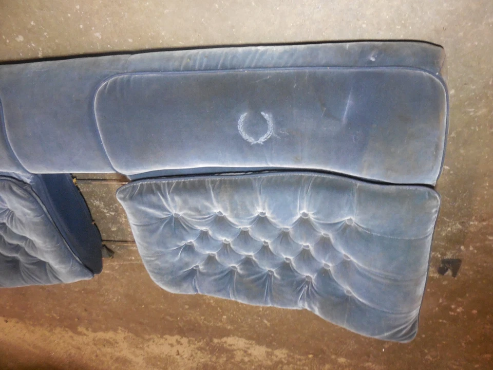 Cadillac Brougham 1988 cojín trasero terciopelo azul 20111678 Foto 2 de 4