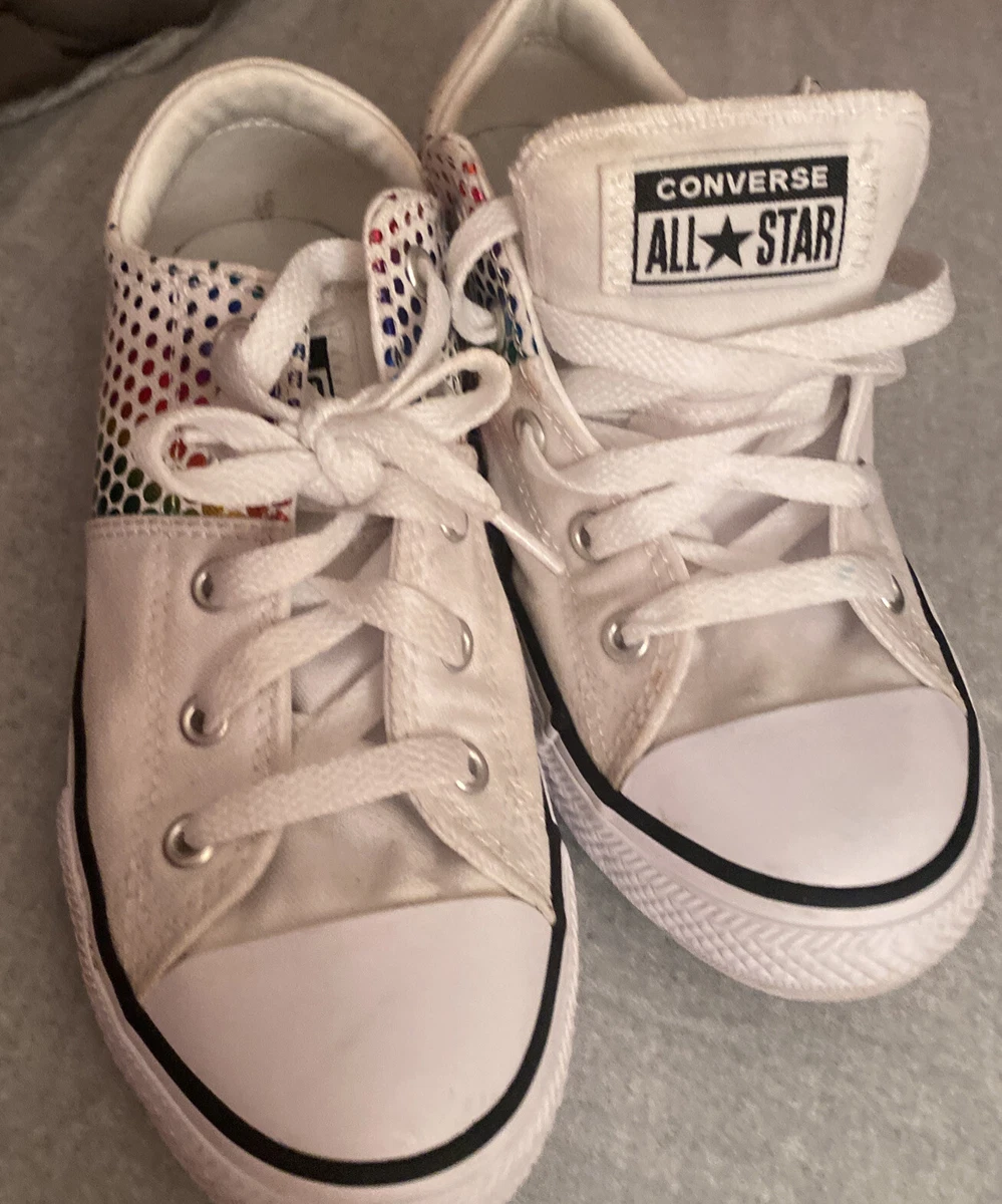 Girl white converse 2025