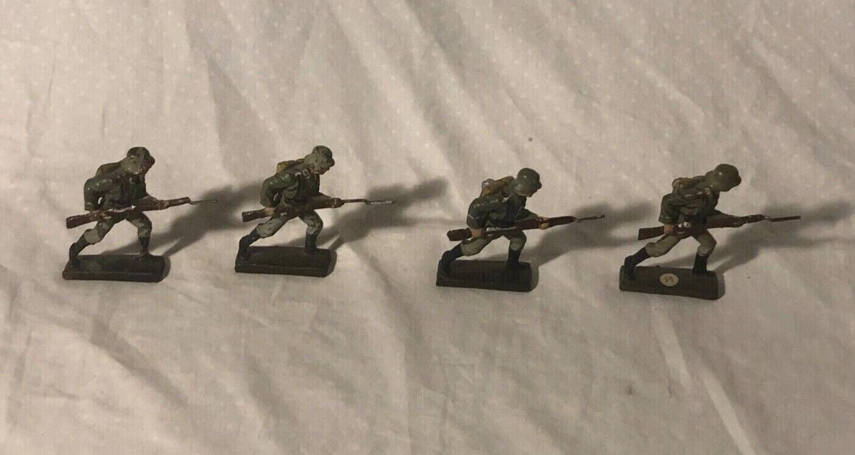 Lineol Composition Toy Soldiers 7.5 cm Combat Charging Germany