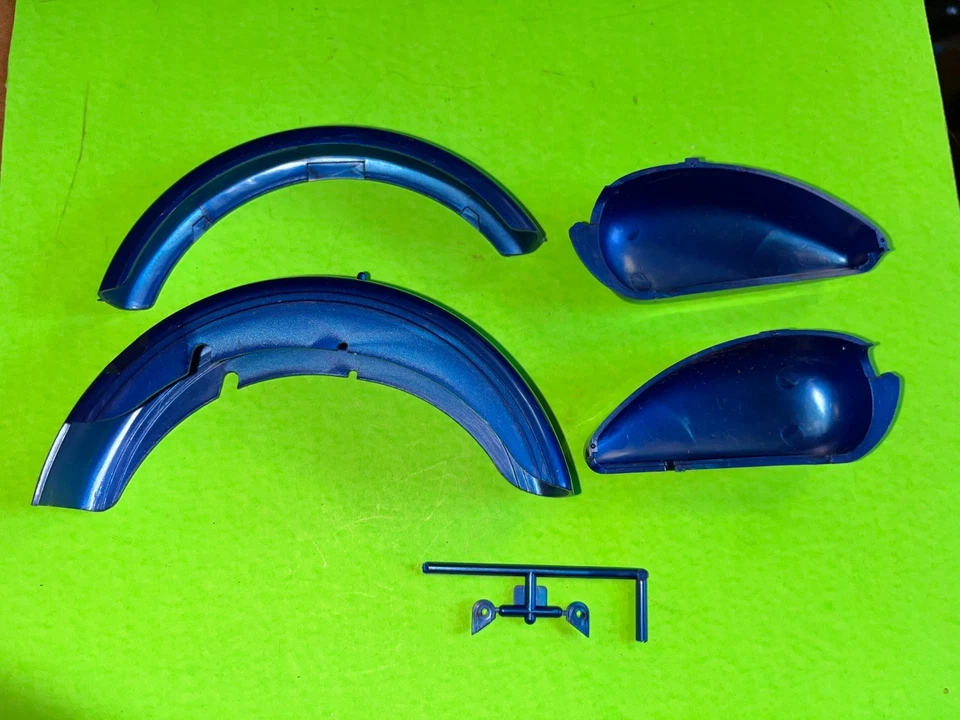 Tamiya 1/6 Harley Davidson FXE1200 Super Glide Gas Tank & F & R Fenders ONLY New - Image 2 of 2