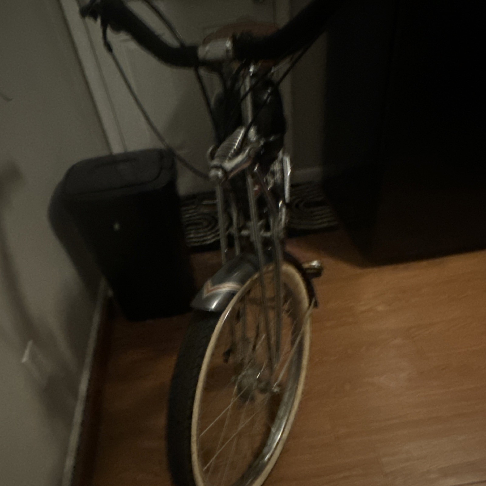 Schwinn Motorized Cruiser Bike 26 in Black w/ Rear Rack Fend
