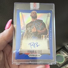 Autografo Panini Prizm WWE Roman Reigns Blue Prizm TB-RRN 18/49