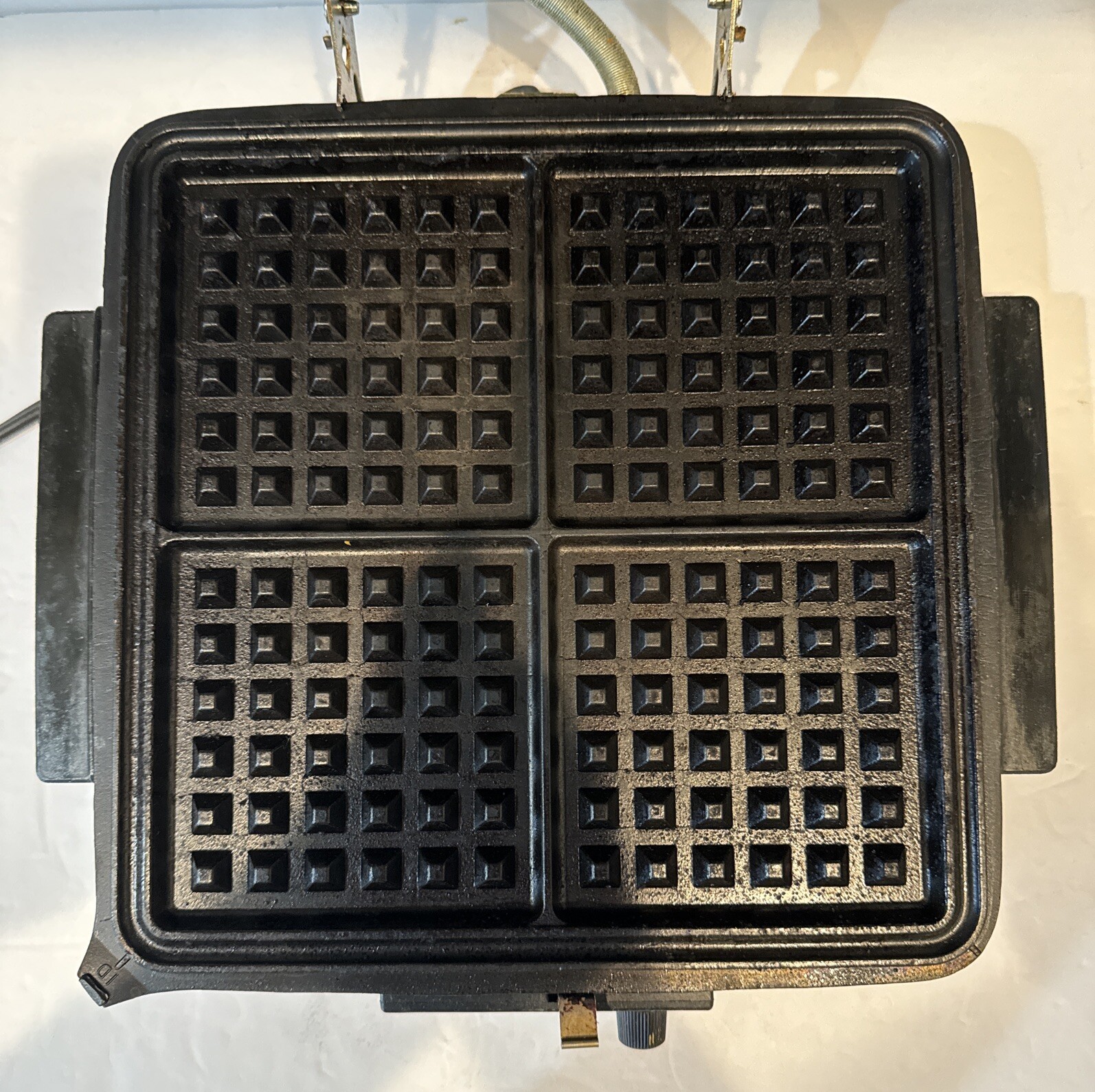 General Electric A2G48T Grill Waffle Maker Baker Chrome 9” Square