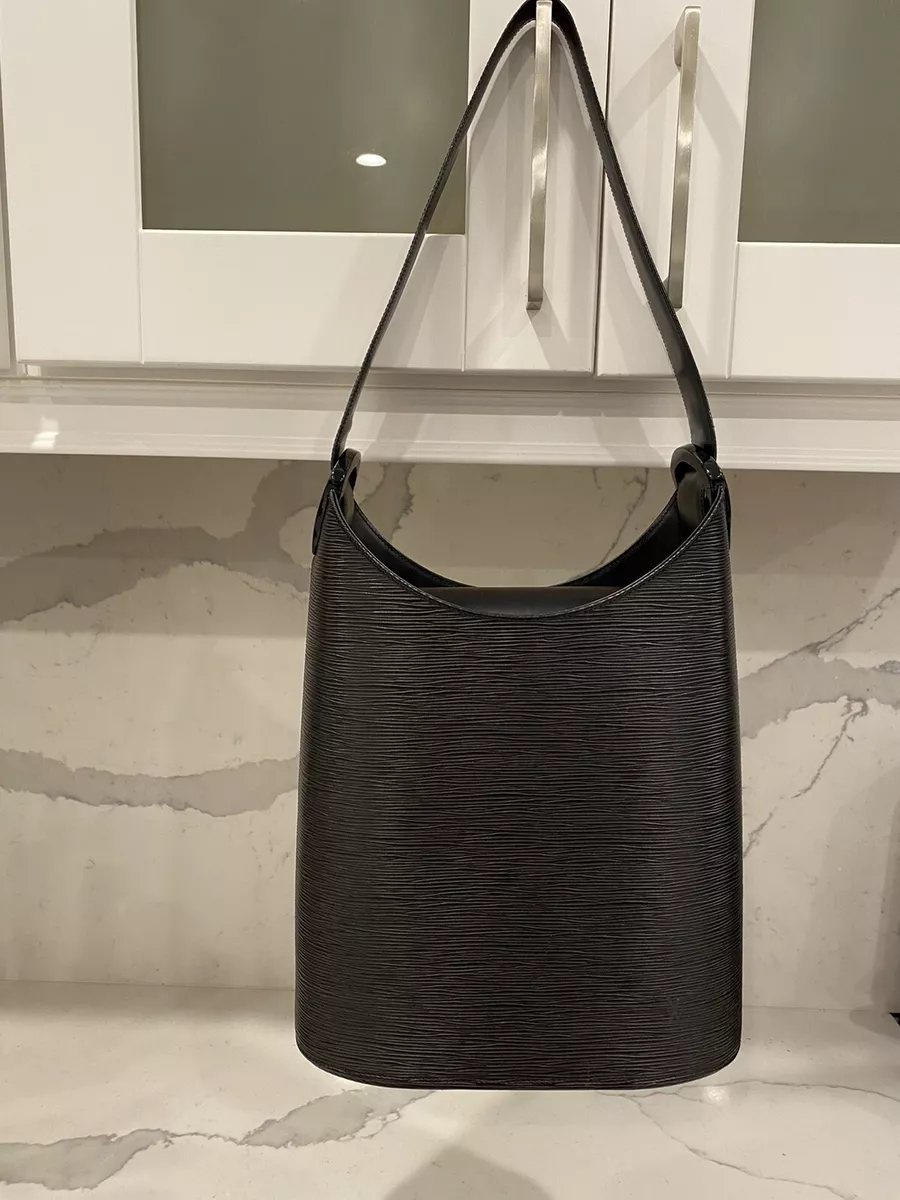 lv bucket bag black