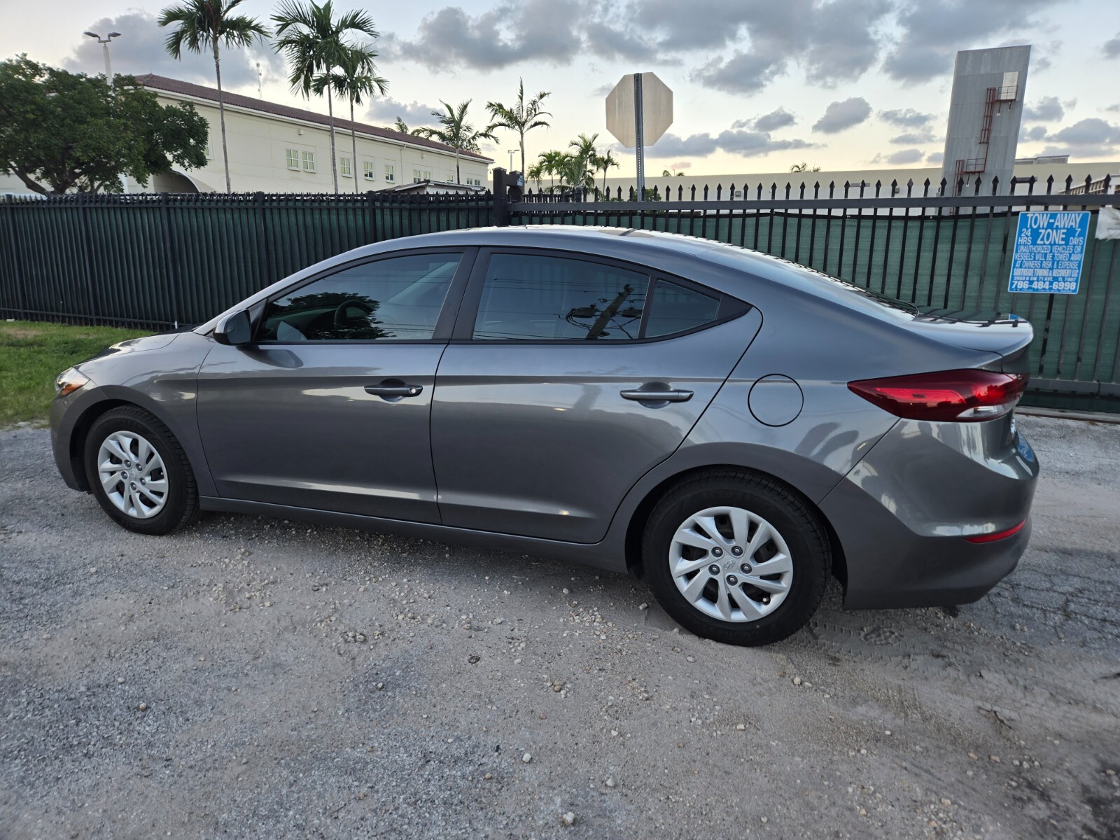 Hyundai Elantra - Image 6