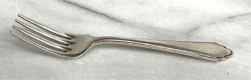 LUNT '' WILLIAM AND MARY'' 925 STERLING SILVER BABY FORK