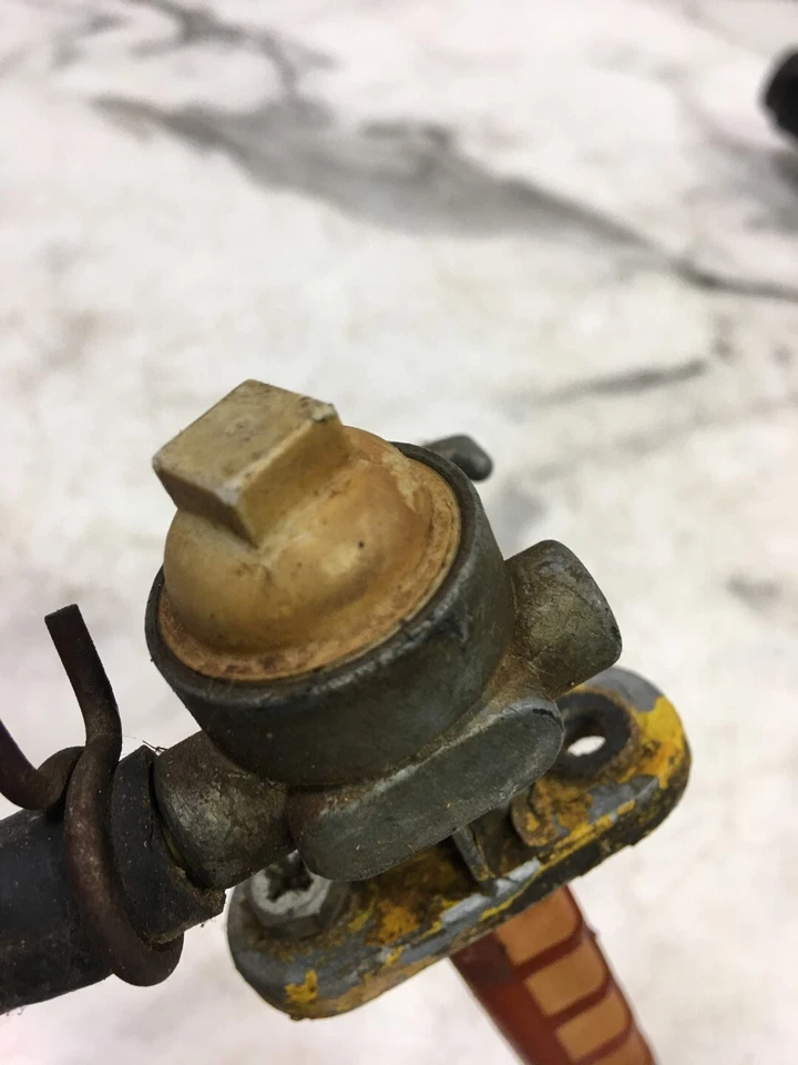 78 Suzuki DR 370 DR370 sí válvula combustible petcock Foto 4 de 4