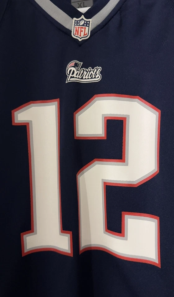 Camiseta Tom Brady New England Patriots NFL Juego Auténtico (Hombre Pequeña/Juvenil XL) Foto 4 de 4
