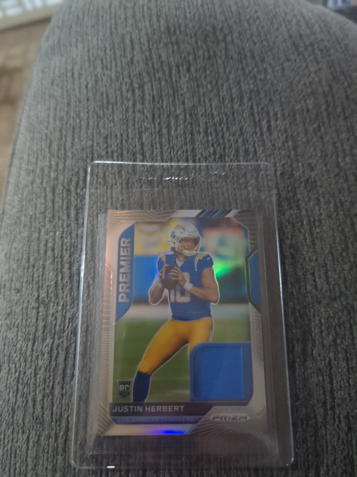 2020 Panini Prizm - Premier Jerseys Justin Herbert #29 (MEM, RC)