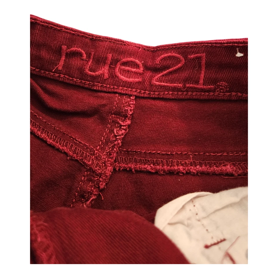 Pantalones cortos de mezclilla rojos Rue 21 talla 0 Foto 2 de 4